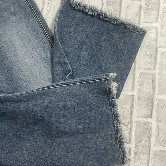 Judy Blue women’s jeans high waist Retro wide-leg distressed hem. NWT.size 3/26 - Picture 8 of 16